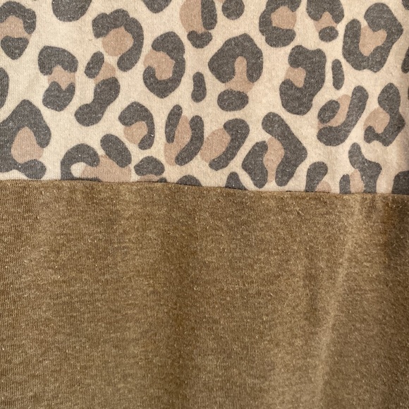 Leopard Sweater - Picture 2 of 4